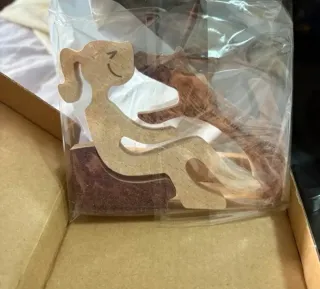 Statuetta in legno 13x9cm