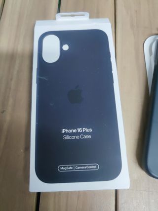 Funda de silicona con MagSafe para el iPhone 16 Plus - Negro