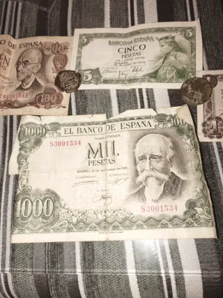 Billetes y monedas antiguas de España