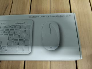 MICROSOFT Teclado (ALEMAN) + Raton Set Bluetooth Negro