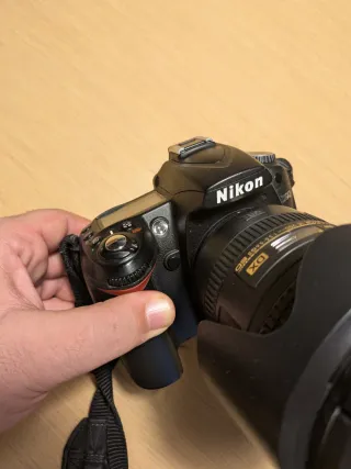 Nikon D90 + Objetivo 18-200 VR