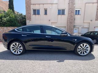 Tesla Model 3 2019 Long Range
