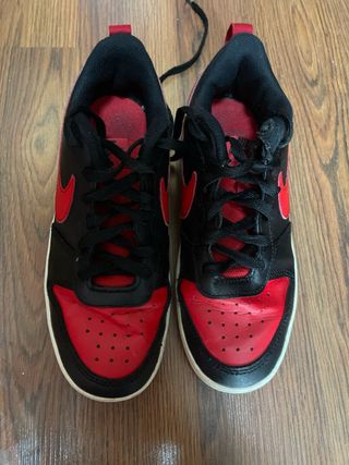 Zapatillas Nike Negras y Rojas