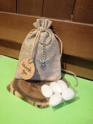 Bomboniera con sacchettino juta e portachiavi