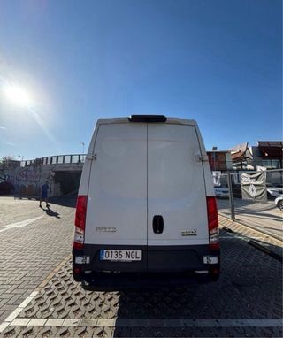 Alquiler/ Portes furgoneta IvecoL4H2 AUTOMATICA