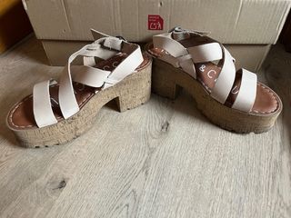 Sandalias Beige Plataforma