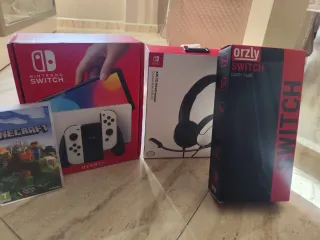Nintendo Switch OLED Blanca y Negra