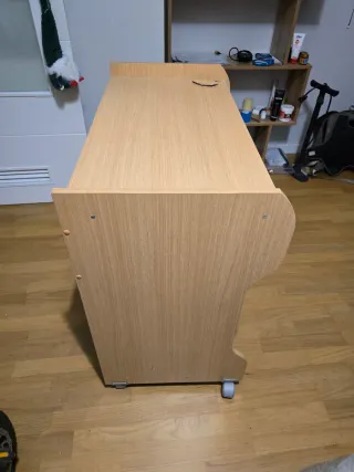 Mesa de ordenador de madera