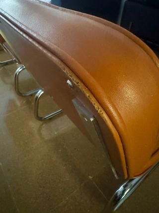 Butacas polipiel vintage color mostaza