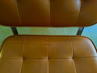 Butacas polipiel vintage color mostaza