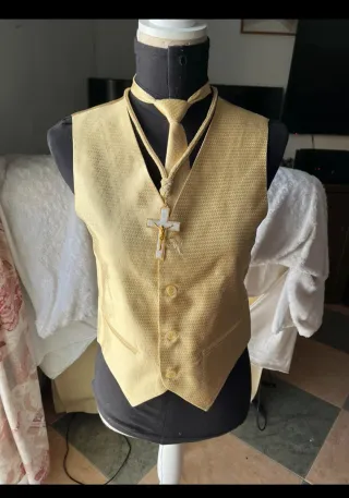 Traje comunión niño azul con medalla