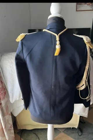 Traje comunión niño azul con medalla