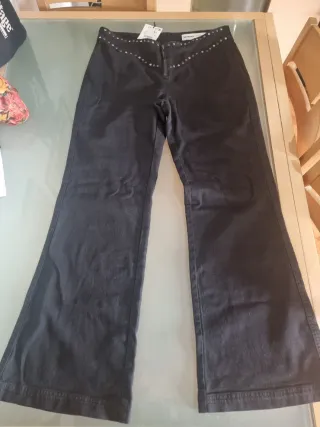 Pantalón negro tachuelas cintura