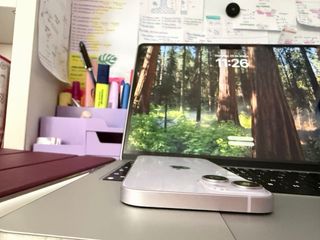 iPhone 14 Plus Viola