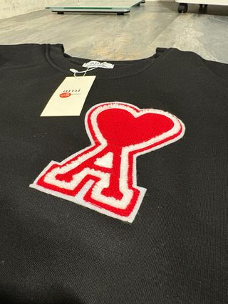 Sudadera Ami Paris Negra con Logo Corazón