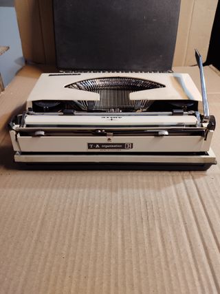 Máquina de escribir Adler Tippa (Holanda)