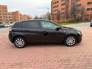 Peugeot 308 1.6 HDI 100 CV 5 PUERTAS AUTOMATICO