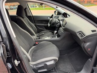 Peugeot 308 1.6 HDI 100 CV 5 PUERTAS AUTOMATICO