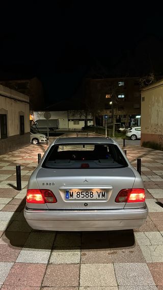 Mercedes-Benz Clase E320 V6