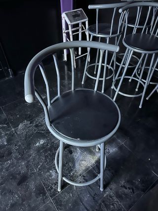 6 Sillas Altas para Bar Cada una a 25€ Todas 120€