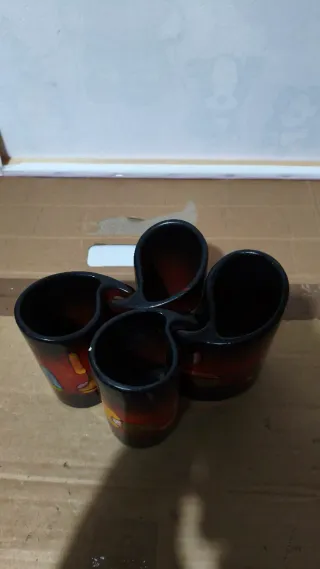 Set 4 Tazze Design Ceramica