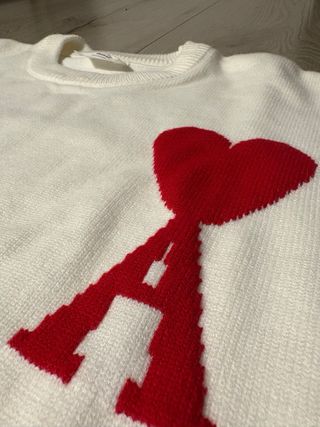 Jersey Ami Paris blanco corazón rojo