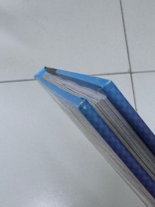 Livro de Kpop, quase tudo novo e li uma vez