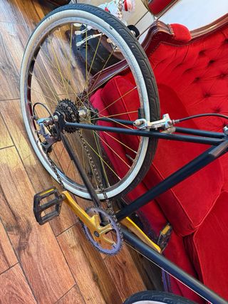 Bicicleta tipo Fixie Negra y Dorada