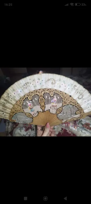 Antiguo abanico pintado a mano
