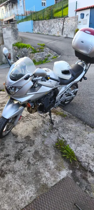 Suzuki Bandit S - Moto en perfecto estado