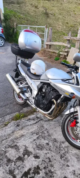 Suzuki Bandit S - Moto en perfecto estado