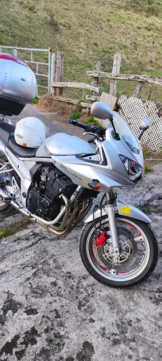 Suzuki Bandit S - Moto en perfecto estado