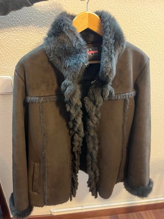 Chaquetón imitación piel marrón
