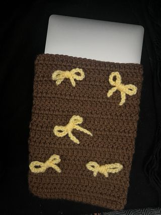 Bolsa para portátil crochet con lazos