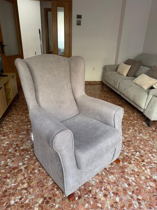 Sillón Mecedora Gris Tela y Madera