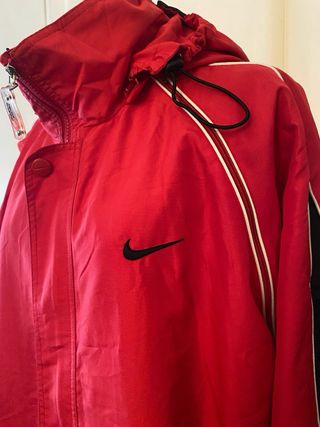 Chaqueta Impermeable Nike Roja