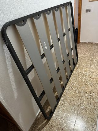 Somier de cama metálico y madera