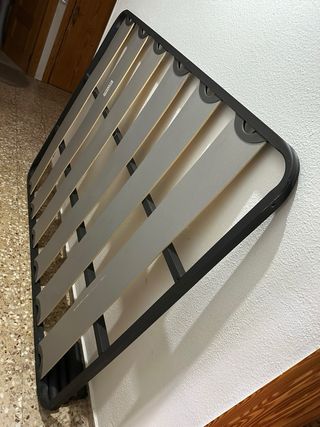 Somier de cama metálico y madera