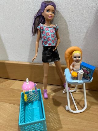 Barbie Skipper Canguro con Bebé y Accesorios
