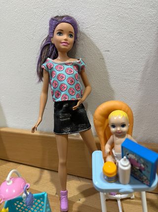 Barbie Skipper Canguro con Bebé y Accesorios