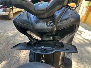 Yamaha XMAX 125 2012