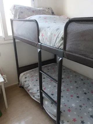 Litera gris IKEA