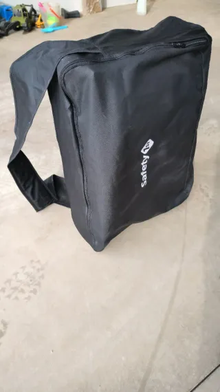 Silla de paseo compacta y legera Safety 1st Teeny.