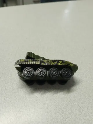 Vehículo militar blindado U375 War Shower.