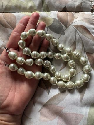 Collar de perlas cultivadas blancas