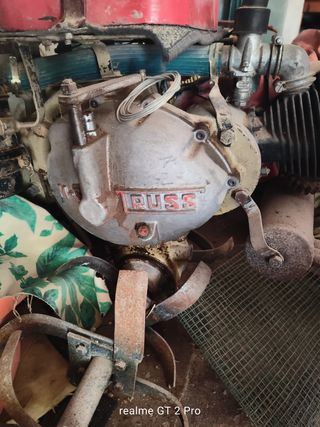 Mula mecánica con remolque