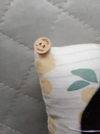 Alfiletero hecho a mano gato negro