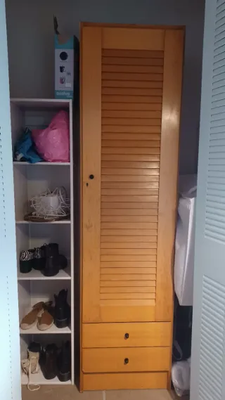 Armario de madera