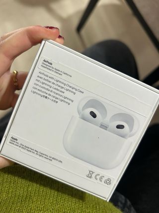 Apple AirPods 4 Blancos