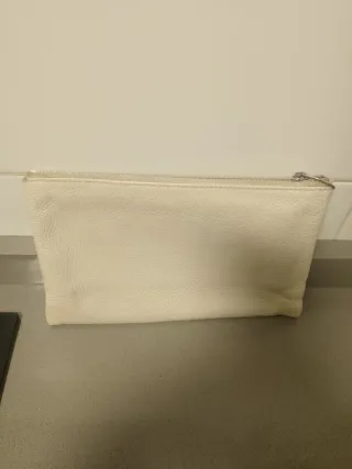 Neceser plano piel Bimba y Lola, blanco/marfil.